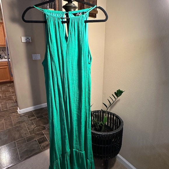 Mlle Gabrielle Dresses & Skirts - 🎉Mlle Gabrielle Halter top gauze sundress fully lined- XL